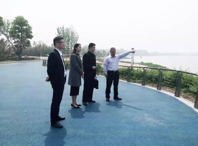上海東方龍商務與江蘇省揚中市八橋鎮(zhèn)簽訂委托招商引資合作協(xié)議 上海東方龍商務與江蘇省揚中市八橋鎮(zhèn)簽訂委托招商引資合作協(xié)議