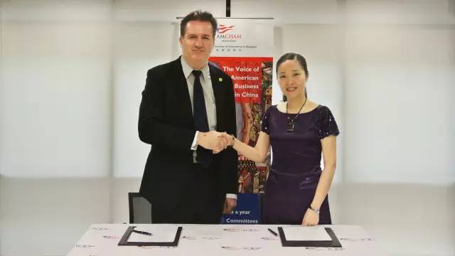 東方龍商務與美國商會正式簽訂戰(zhàn)略合作協(xié)議,深度展開全方位合作 東方龍商務與美國商會正式簽訂戰(zhàn)略合作協(xié)議,深度展開全方位合作
