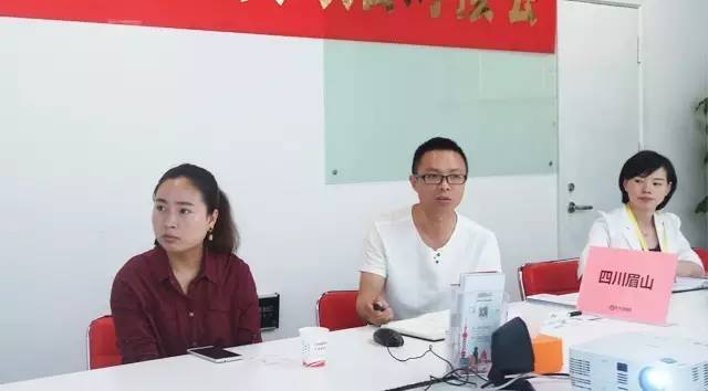 東方龍商務(wù)舉行四場投資選址項(xiàng)目政府對接會,并將同步推進(jìn)項(xiàng)目考察 東方龍商務(wù)舉行四場投資選址項(xiàng)目政府對接會,并將同步推進(jìn)項(xiàng)目考察