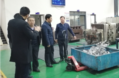 陪同政府園區(qū)赴合金建材制造投資選址項目方實地對接考察，促進制造行業(yè)邁向高質量發(fā)展