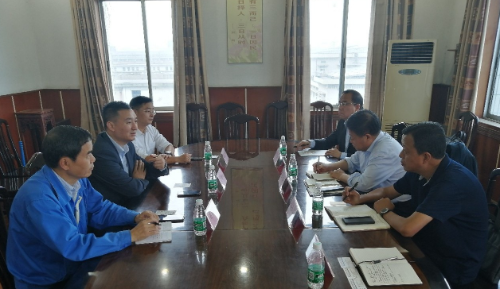 陪同政府園區赴老牌服裝面料擴建投資選址項目方對接考察，推動服裝面料制造智能化
