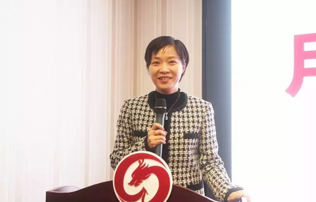 東方龍商務舉行月度工作總結(jié)，并部署下階段工作任務