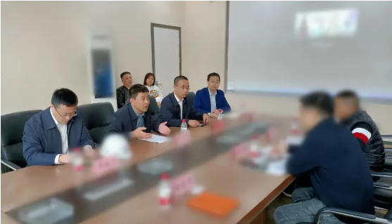 加大力度、加快速度、搶抓進(jìn)度！老牌休閑鞋服投資選址項目方成功考察河北某地方政府