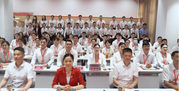 燃情征戰(zhàn)，決勝決戰(zhàn)下半年！東方龍商務(wù)集團成功舉行6-7月份月度總結(jié)會