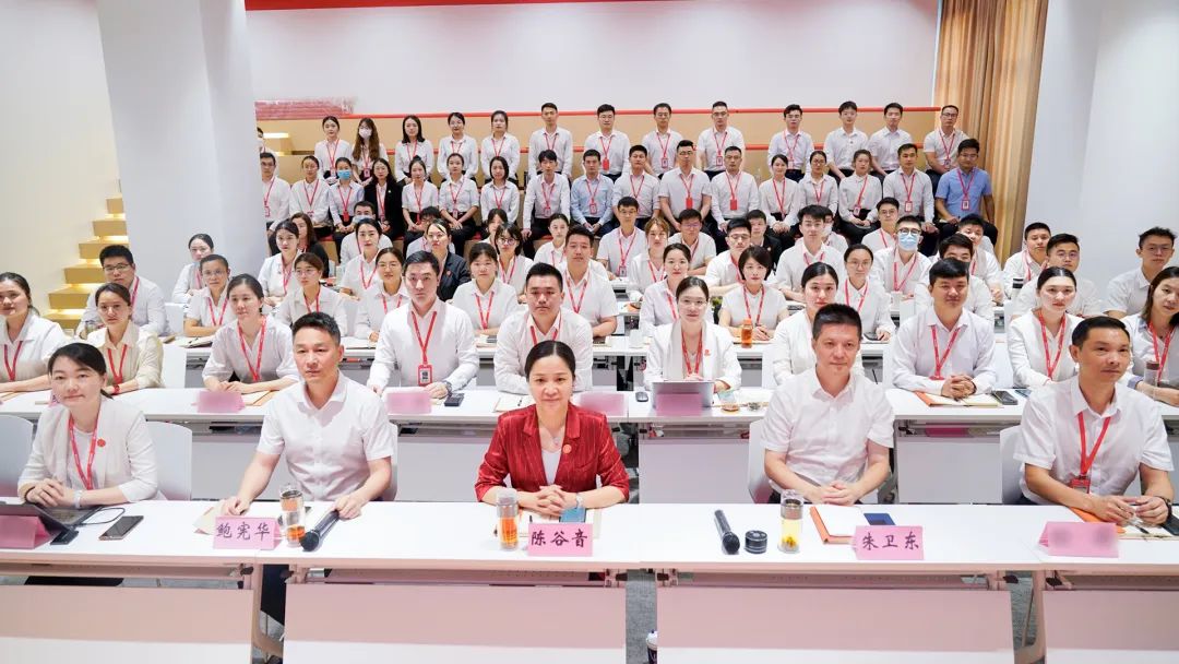 燃情征戰(zhàn)，決勝決戰(zhàn)下半年！東方龍商務(wù)集團成功舉行6-7月份月度總結(jié)會