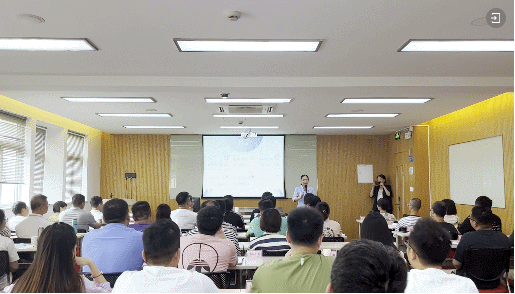 開講啦！集團(tuán)董事長(zhǎng)/CEO陳谷音走進(jìn)上海交通大學(xué)講堂，為廣東海珠區(qū)石溪聯(lián)社考察團(tuán)做專業(yè)招商實(shí)戰(zhàn)培訓(xùn)