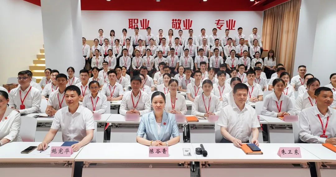 再獲殊榮！東方龍商務集團喜獲2023年度上海市“專精特新”企業稱號！