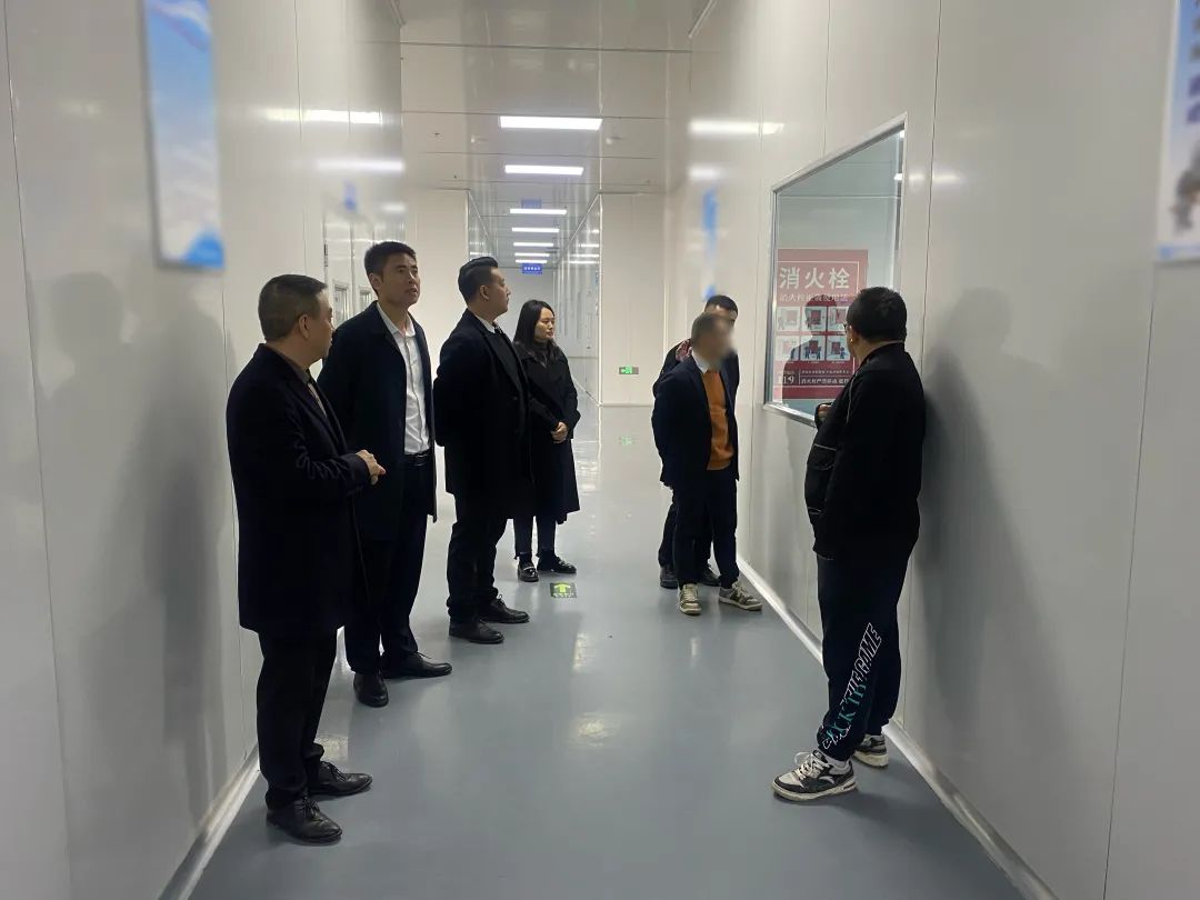 華為、蘋果等知名企業(yè)優(yōu)質(zhì)合作商！專精特新觸控顯示屏擴建投資選址項目方反向考察四川某地方政府