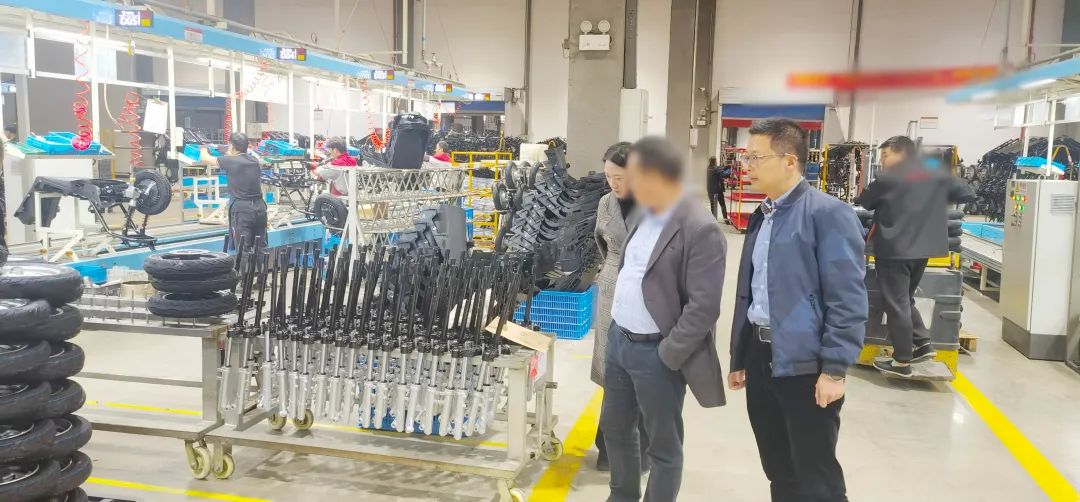 年產(chǎn)值10億！國際知名品牌新能源電動車擴建投資選址項目方反向考察重慶某地方政府