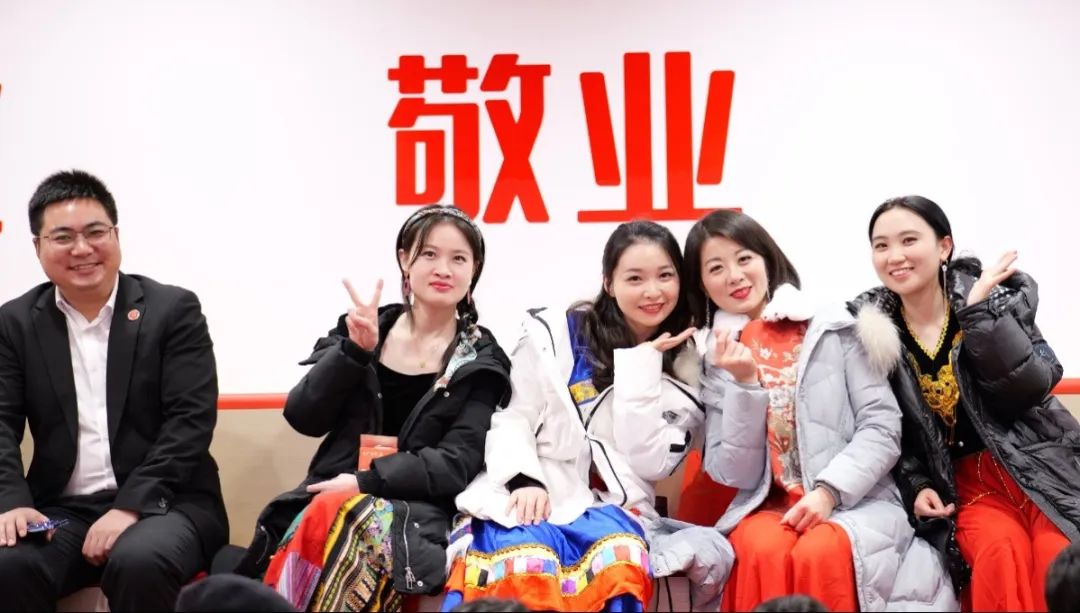 歡慶不止，夢想前行！東方龍商務集團“筑夢十年，有龍則靈”年度盛典圓滿落幕！