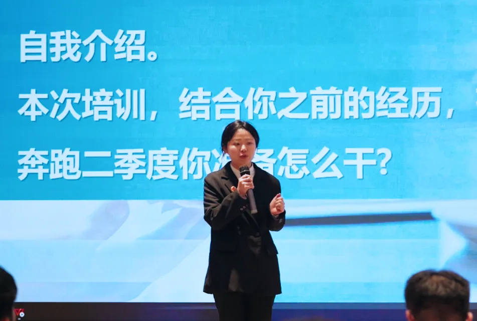 新起點，新目標(biāo)，新征程！東方龍商務(wù)開展為期2天的新人集中培訓(xùn)！