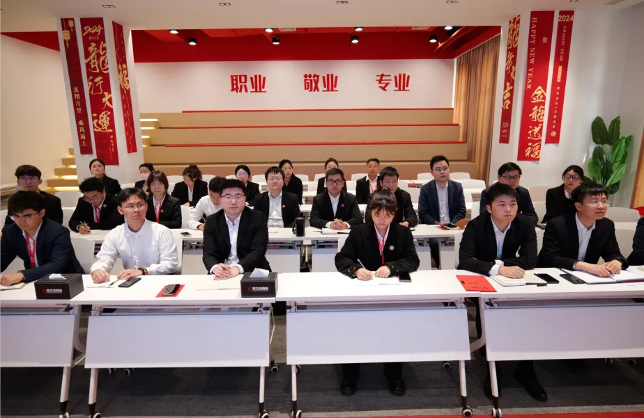 新起點，新目標(biāo)，新征程！東方龍商務(wù)開展為期2天的新人集中培訓(xùn)！