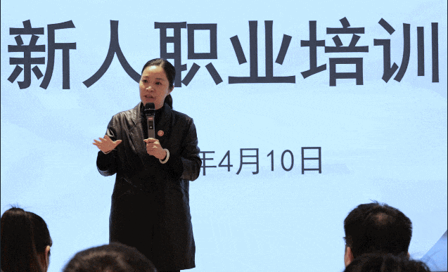 新起點，新目標(biāo)，新征程！東方龍商務(wù)開展為期2天的新人集中培訓(xùn)！