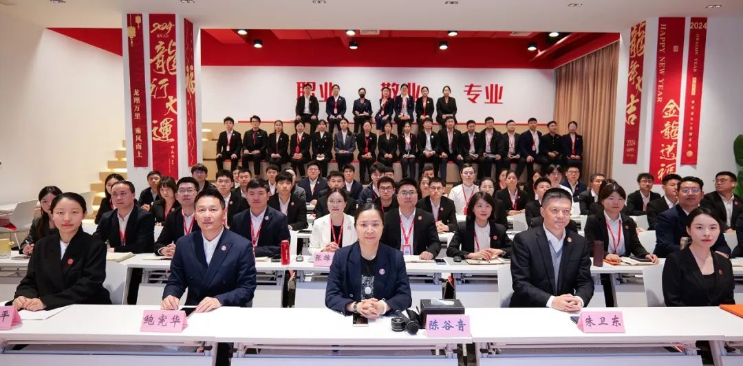 節(jié)前沖刺，含11家上市公司、國(guó)企央企、外資及500強(qiáng)企業(yè)對(duì)外布局項(xiàng)目！4月下旬，集團(tuán)共42個(gè)優(yōu)質(zhì)投資選址項(xiàng)目通過(guò)評(píng)估