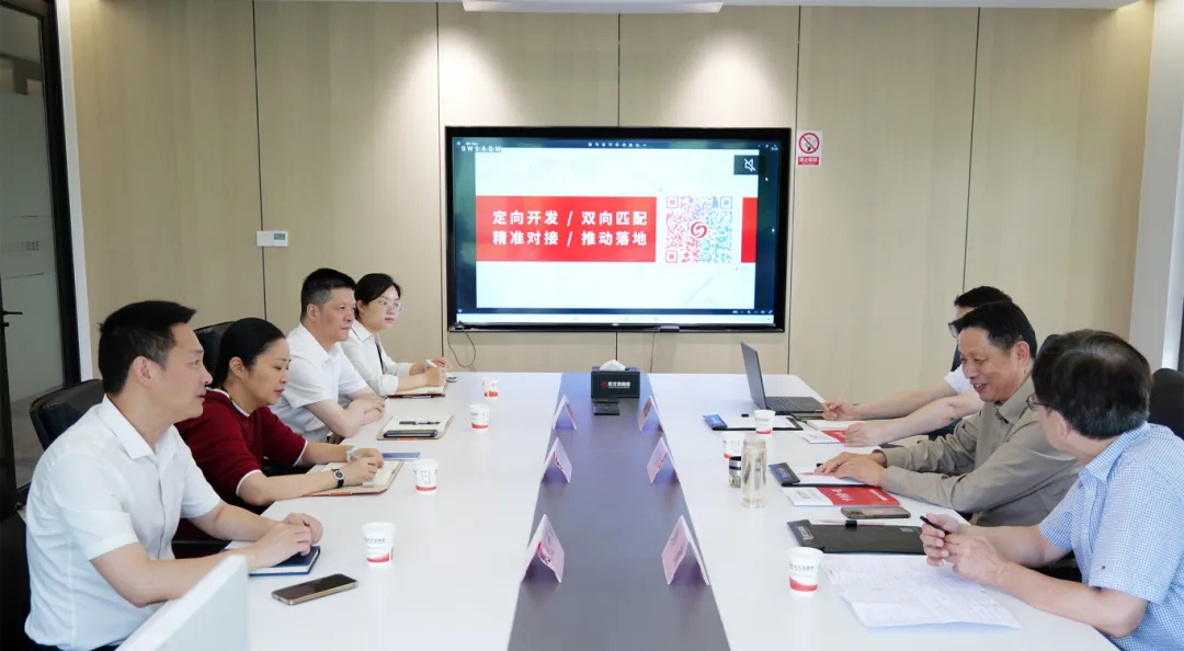 【跨界合作】東方龍商務(wù)與國(guó)際院士大會(huì)組委會(huì)簽訂戰(zhàn)略合作協(xié)議，開(kāi)拓創(chuàng)新引領(lǐng)新模式，探索專(zhuān)業(yè)招商新路徑！
