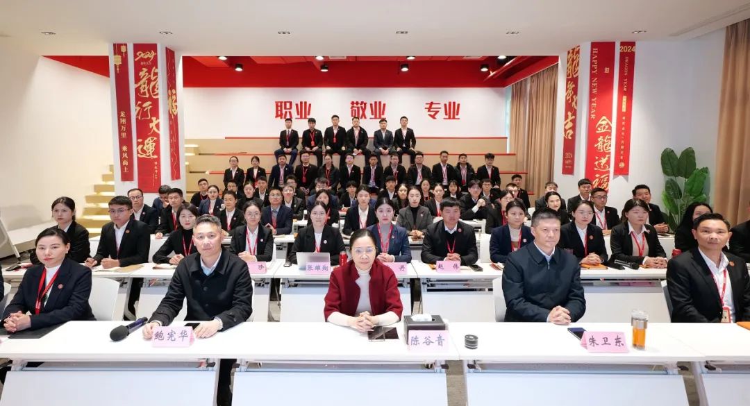 抓牢“項(xiàng)目落地”主線，打好全年“收官戰(zhàn)”！11月下旬，集團(tuán)共35個(gè)優(yōu)質(zhì)投資選址項(xiàng)目通過評(píng)估