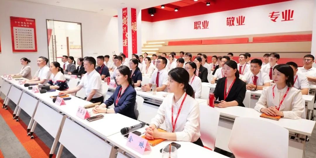 戰(zhàn)高溫，搶進(jìn)度，提質(zhì)量！7月上旬，集團(tuán)共26個(gè)優(yōu)質(zhì)投資選址項(xiàng)目通過(guò)評(píng)估