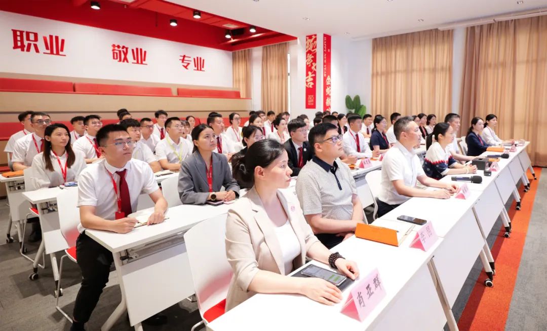 戰(zhàn)高溫，搶進(jìn)度，提質(zhì)量！7月上旬，集團(tuán)共26個(gè)優(yōu)質(zhì)投資選址項(xiàng)目通過(guò)評(píng)估