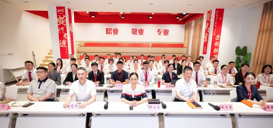 戰(zhàn)高溫，搶進(jìn)度，提質(zhì)量！7月上旬，集團(tuán)共26個(gè)優(yōu)質(zhì)投資選址項(xiàng)目通過(guò)評(píng)估
